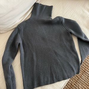 Jenni Kayne Cashmere turtleneck in Storm, Brand New without Tag